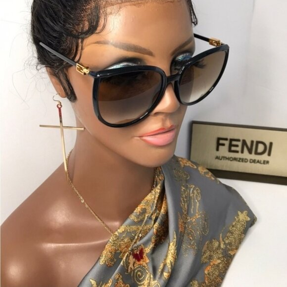 FENDI FF Logo Oversize Sunglasses - Picture 4 of 10